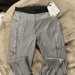 Moncler leggings nwt silver